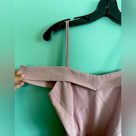 Anthropologie Greylin Ellie Blush Pink Off the Shoulder Tie Waist Romper SZ S - Picture 3 of 9